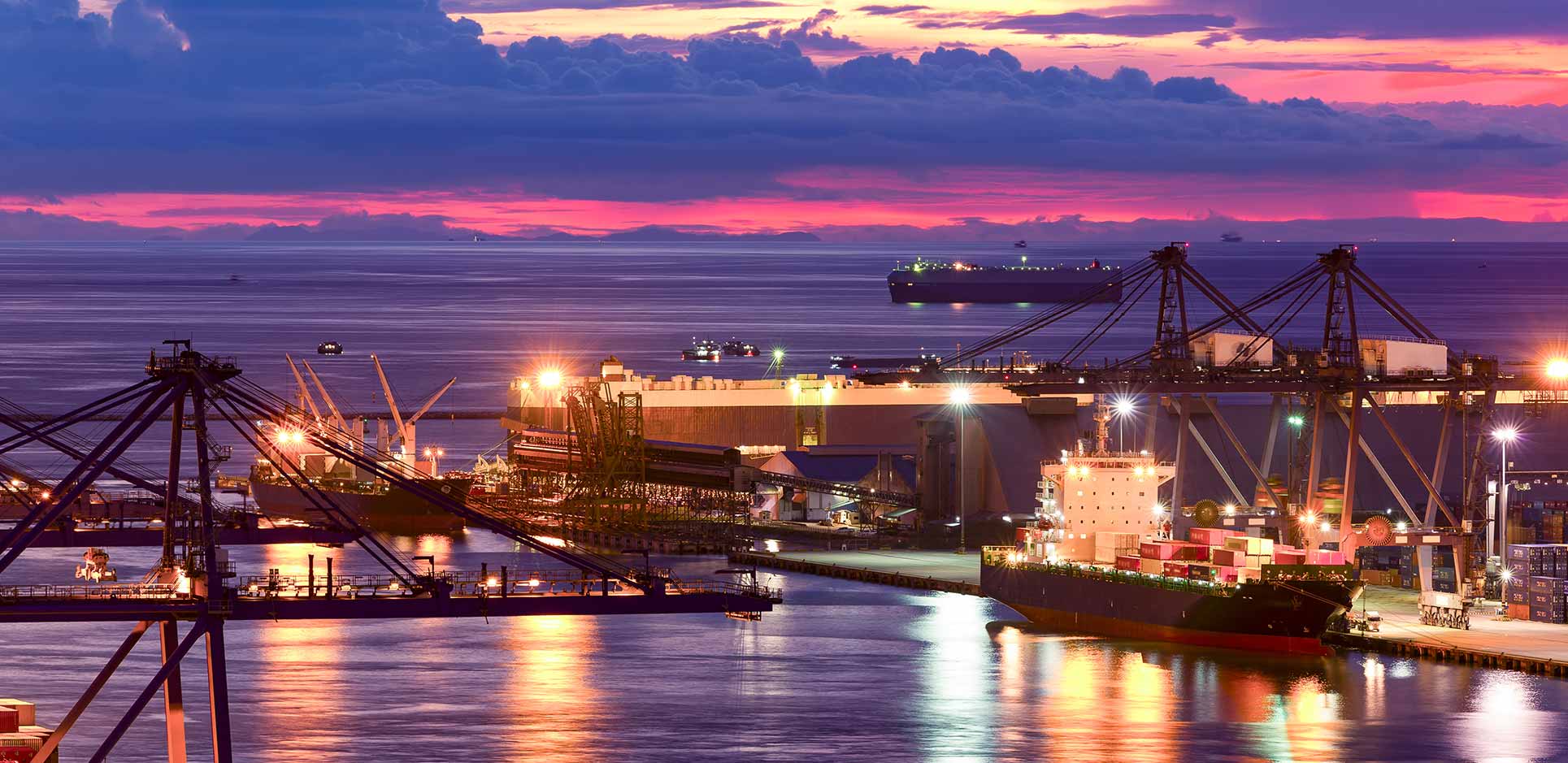 International cargo freight shipping yard